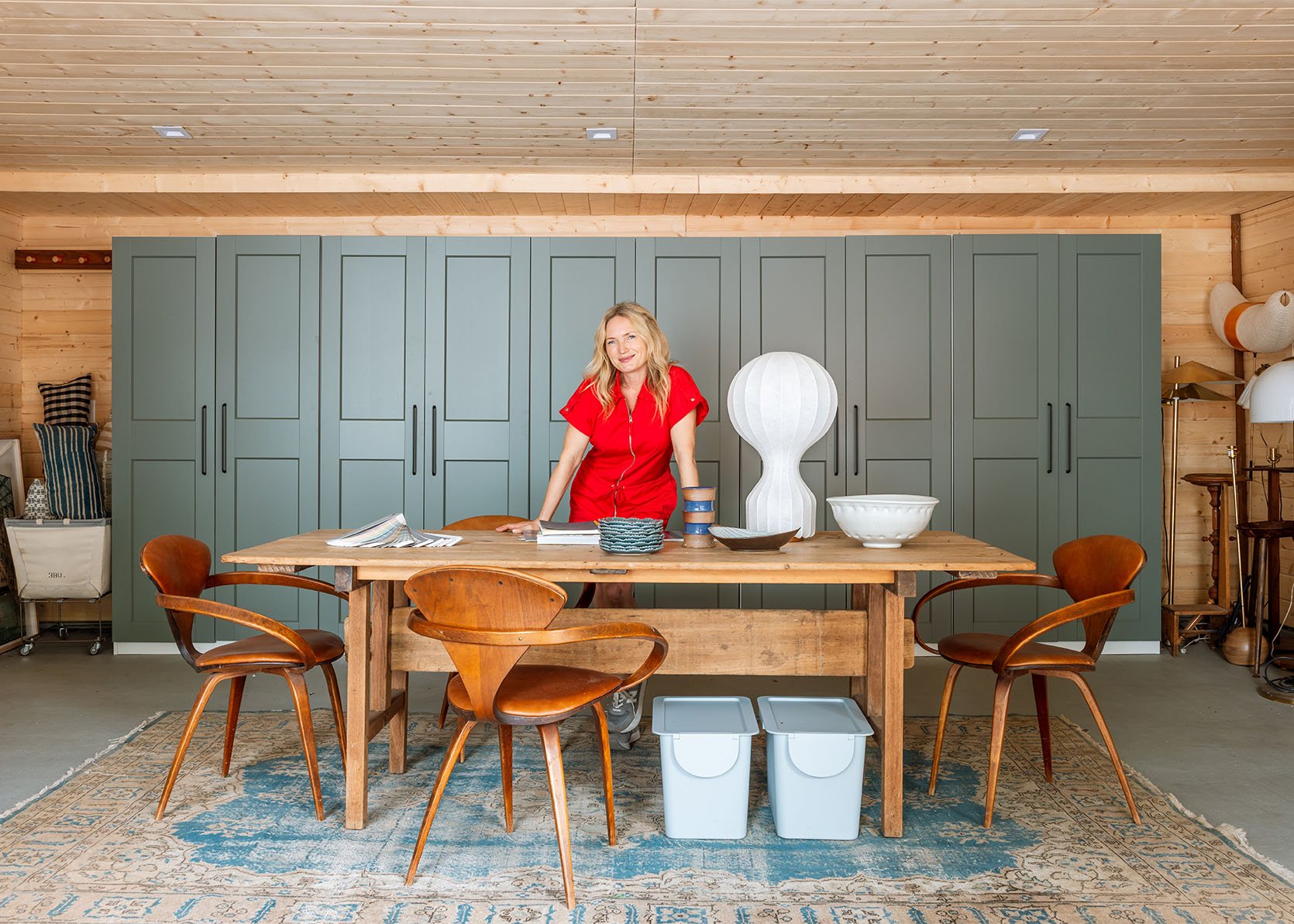 The Link Up: Em’s Surprisingly Good (And Affordable) Sweatsuit Jumper, Gretchen’s Dust Eliminator, And Some Great Ballet Flats